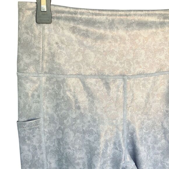 548. Zyia high rise silver metallic pocket leggings 7/8 size 8-10 - Picture 2 of 5